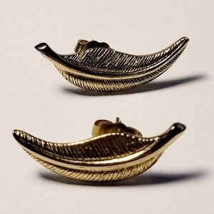 Vintage 1980 Avon Products Feather Flurry Gold-toned Pierced Post Earrings Excel